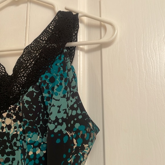 Beautiful Elle teal/green/black silky shear women’s tank. - Picture 8 of 11